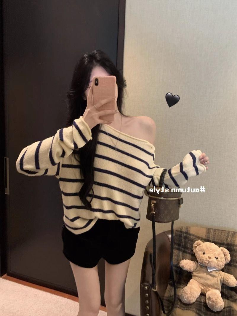 条纹软糯毛衣女秋冬美式y2k斜肩上衣慵懒宽松加厚露肩针织衫外套详情12