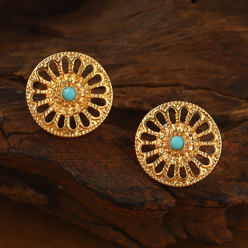 Retro stone earrings, flower-shaped stud earrings, hollowed-out, high-end design, niche, flattering face, simple design earrings for women pic 19