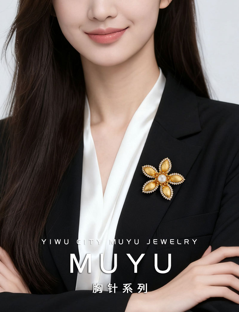 原创设计精致金色拉丝花朵胸针铜合金真金电镀镶锆石淡水珍珠别针详情11