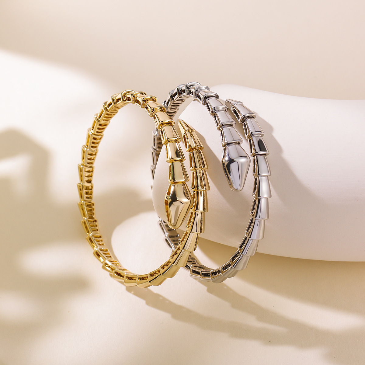 跨境亚马逊甜酷锆石蛇形手镯钛钢925小众开口镯子高级感微镶手环详情1