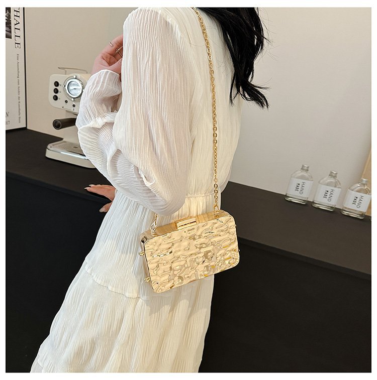 晚宴包金属2024夏季新款盒子女包链条单肩斜挎包褶皱跨镜女手机包详情130
