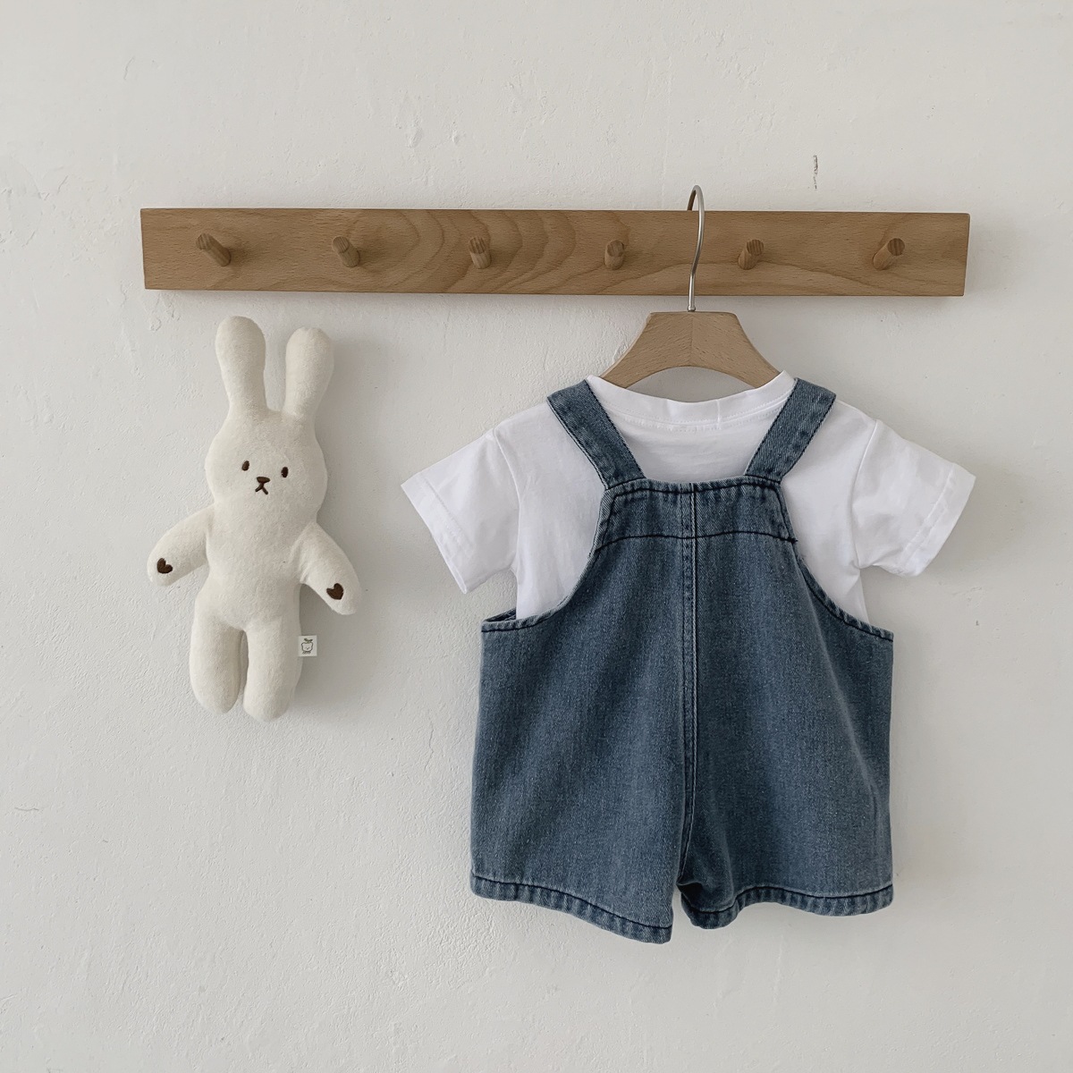 Bebé denim tirantes shorts conjunto 2025 nuevo niño blanco camiseta hombre niña verano fino dos piezas pic 3