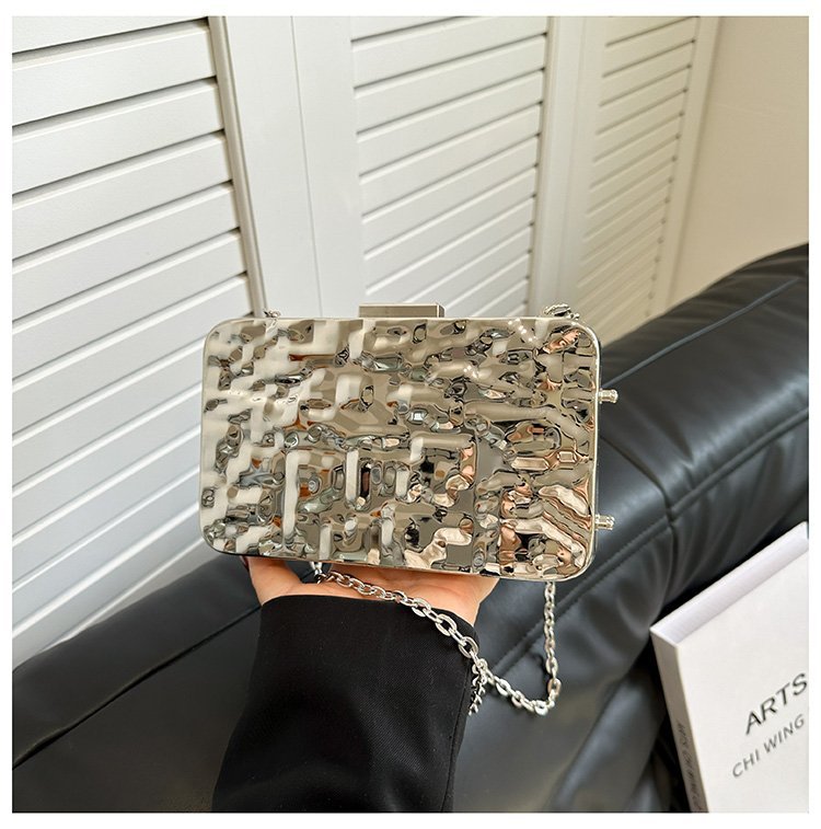 晚宴包金属2024夏季新款盒子女包链条单肩斜挎包褶皱跨镜女手机包详情61