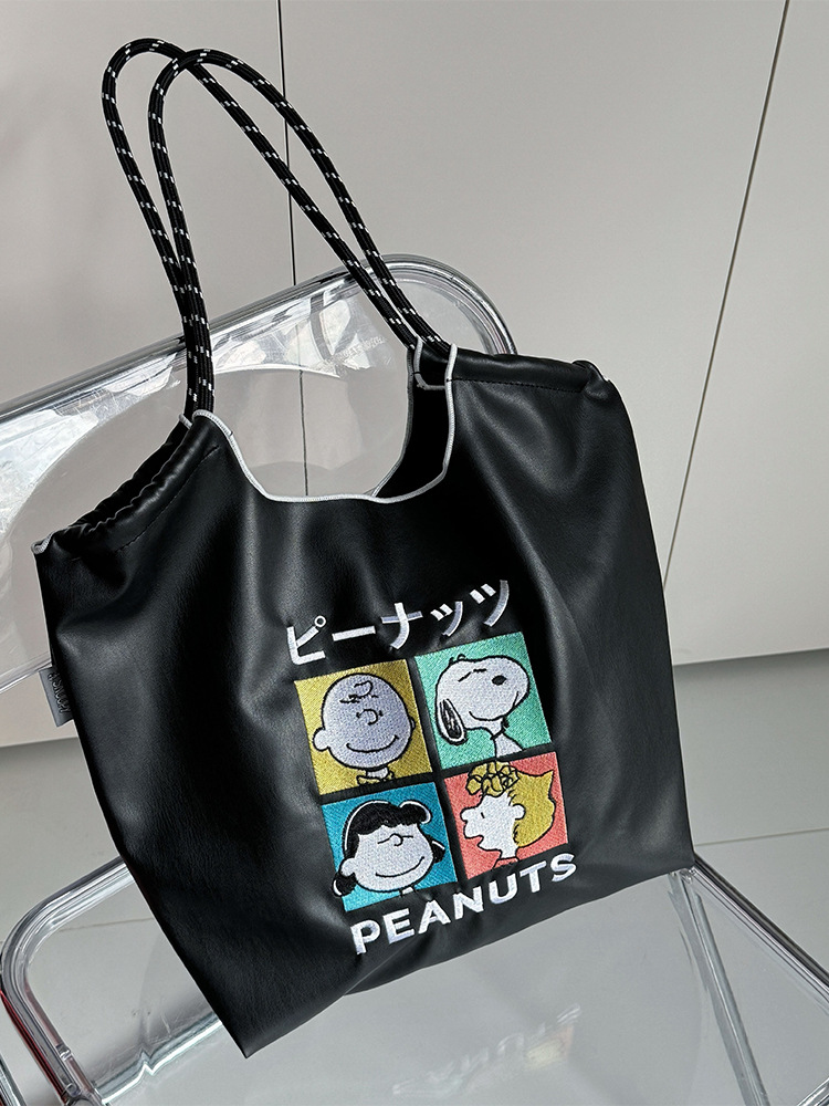 2025 nueva pu tote bolsa mujer gran capacidad negro un hombro crossbody bolsa snoopy cute bordado bolsa de compras pic 9