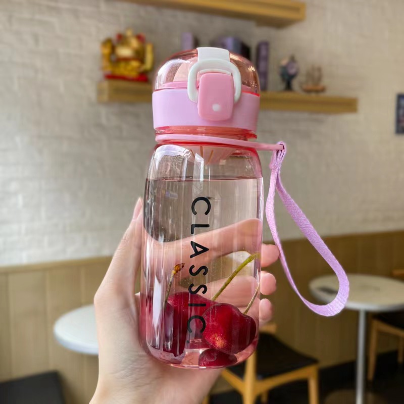 The new summer model of the Strawberry Life Portable Cup features a one-button press with a pop-up lid. The capacity is selectable and it comes with a portable handle pic 16