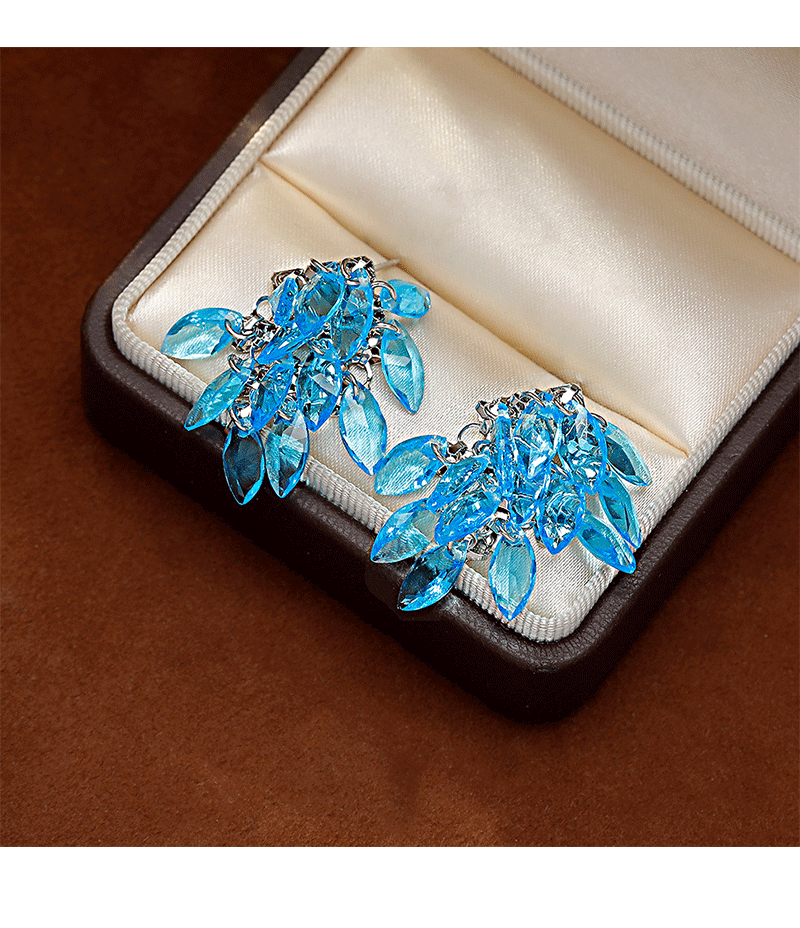 时髦个性轻奢水滴几何水滴流苏耳环女直播爆款超闪气质高级感耳饰详情10