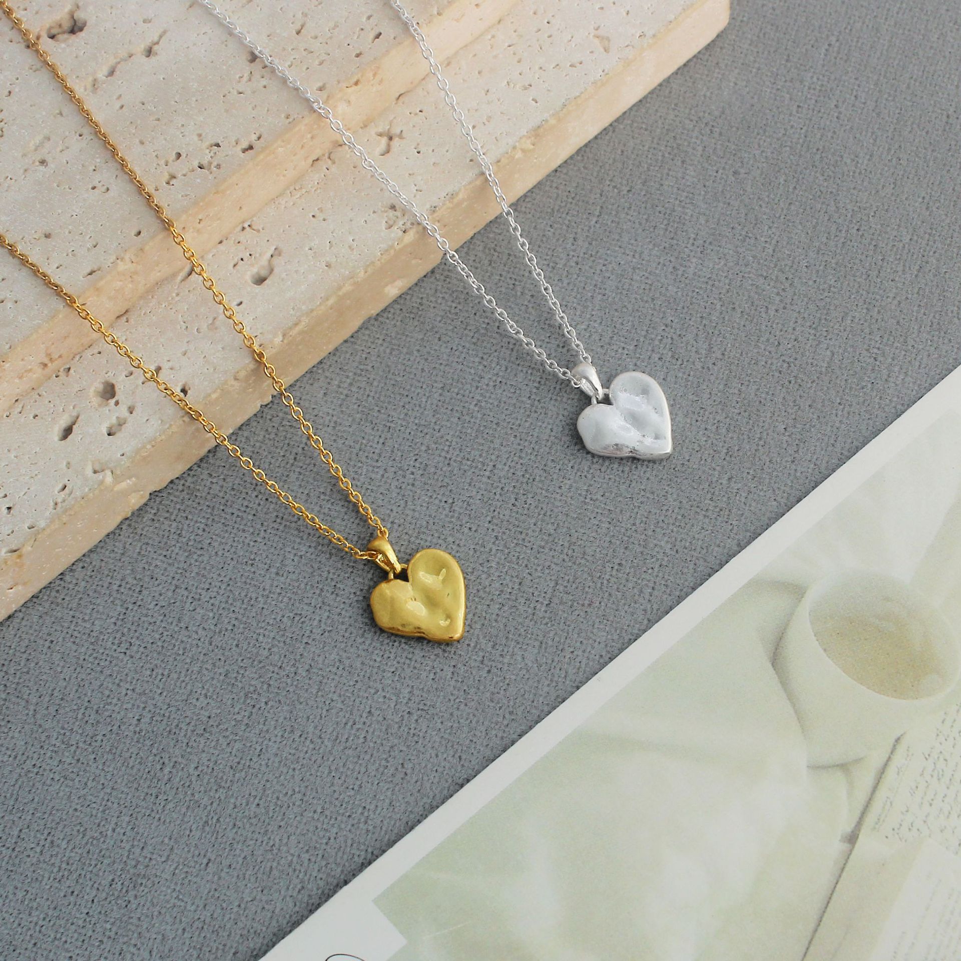 25年春季不规则爱心项链文艺复古简约气质百搭个性肌理爱心锁骨链详情4