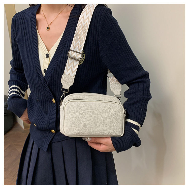 外贸潮流女包小众时尚质感宽肩带大容量女士单肩斜挎小方包跨境详情15