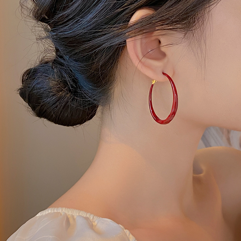 The high-end Angolan red large ear rings make the face look good. The geometric earrings for autumn and winter are simple and elegant. The best-selling stud earrings are for women pic 7