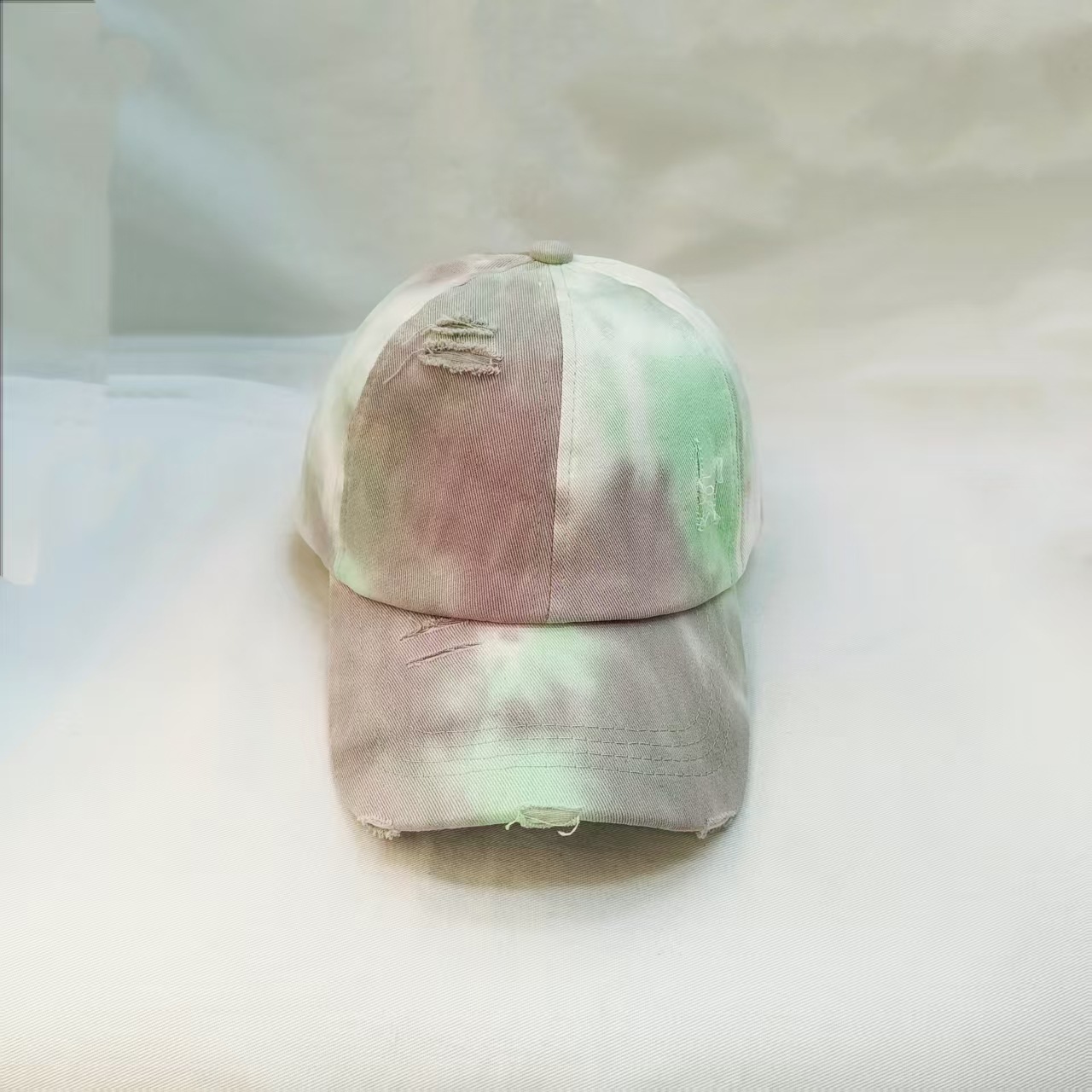 Cross-border wholesale of new tie-dyed soft-top washable perforated baseball caps for students, couples, graffiti, sun, versatile and sunshade pic 4
