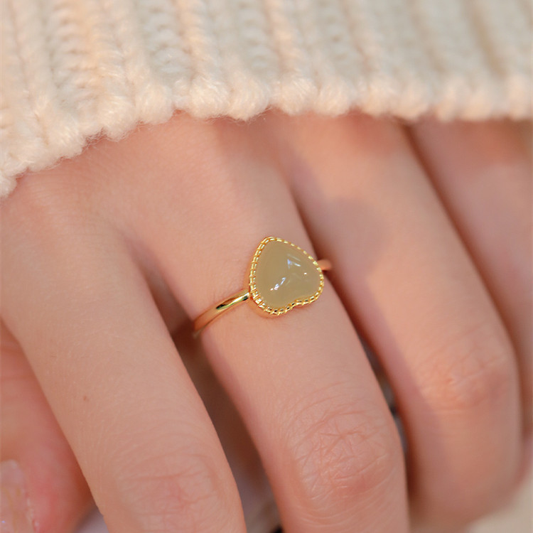 2022新款和田玉爱心戒指女ins小众设计极简高级感复古玉石食指环详情5