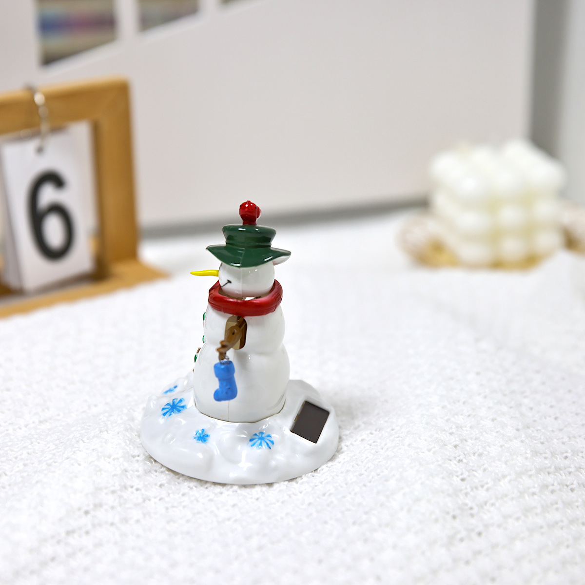 Cross-border best-selling solar-powered automatic rocker Christmas holiday gift fence, clown snowman accessory available for wholesale pic 4