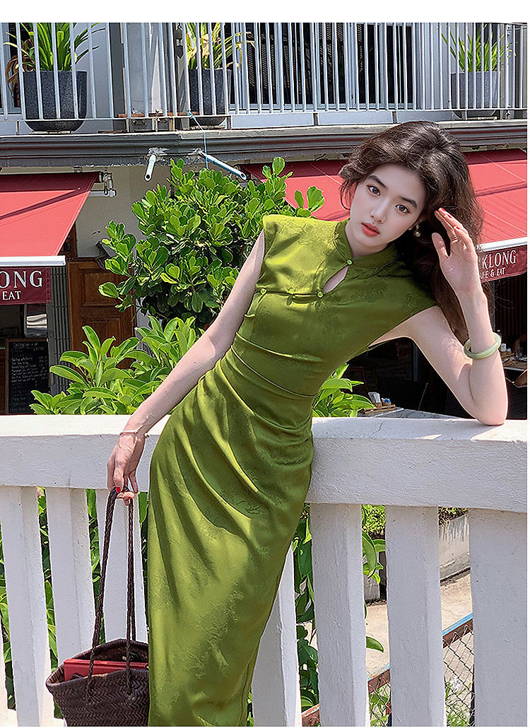 西遇新中式改良旗袍女2025年夏季新款提花水滴领修身无袖连衣裙详情3