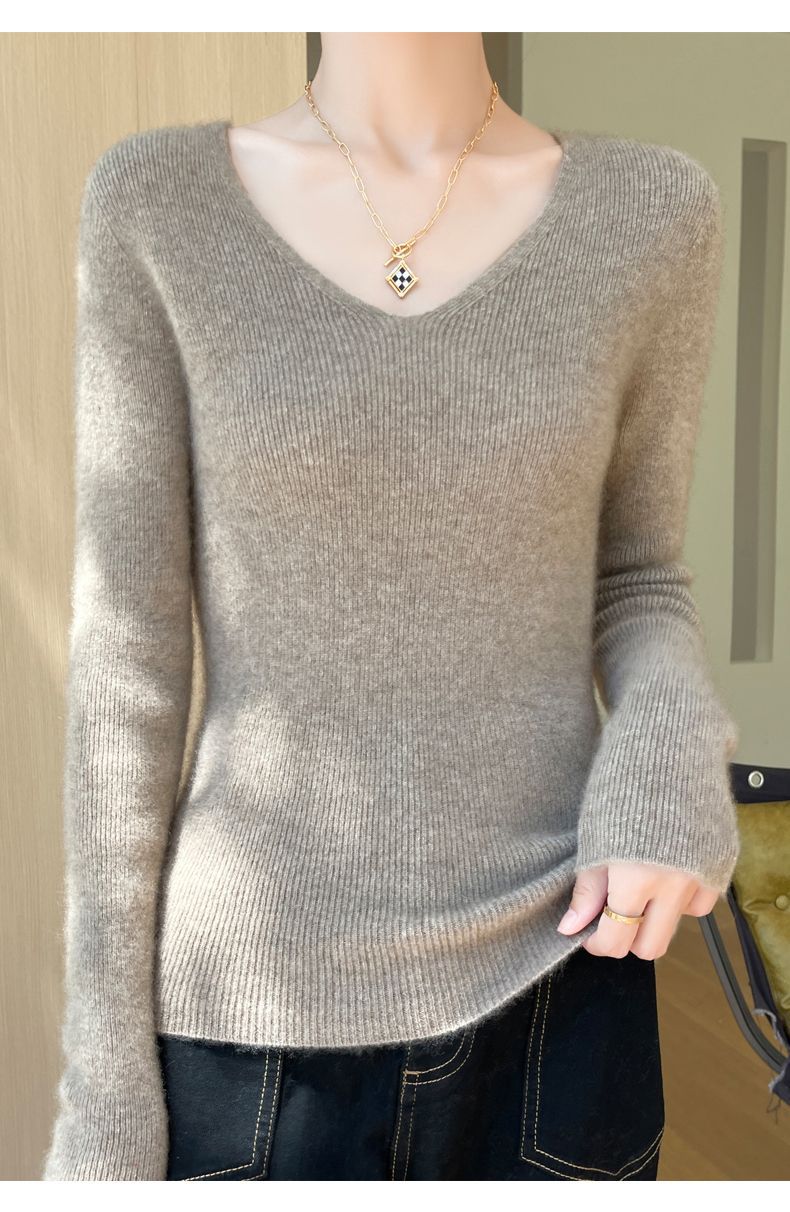 This autumn and winter new style of wool sweater features a V-neck that is slimming and versatile. It is a long-sleeved, casual and elegant sweater with a base layer of knitted sweater for women pic 12