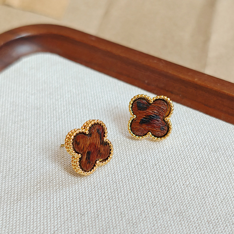 秋冬复古豹纹四叶草耳钉女轻奢高级感小香风高奢小巧通勤耳环耳饰详情29