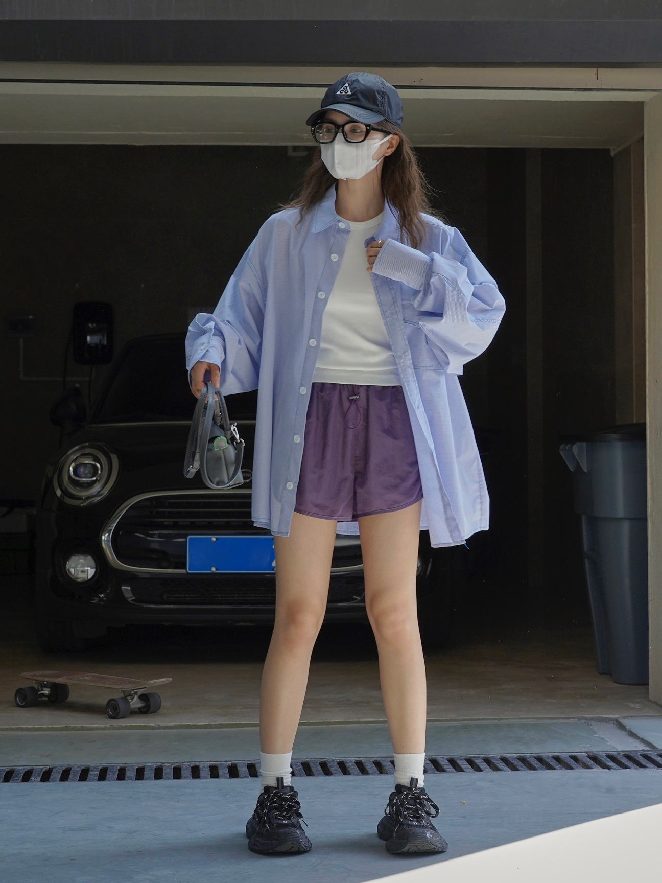 The new summer Japanese-style casual shirt with a large silhouette and blue and white checkered pattern from Louvre is skin-friendly and comfortable for women pic 25