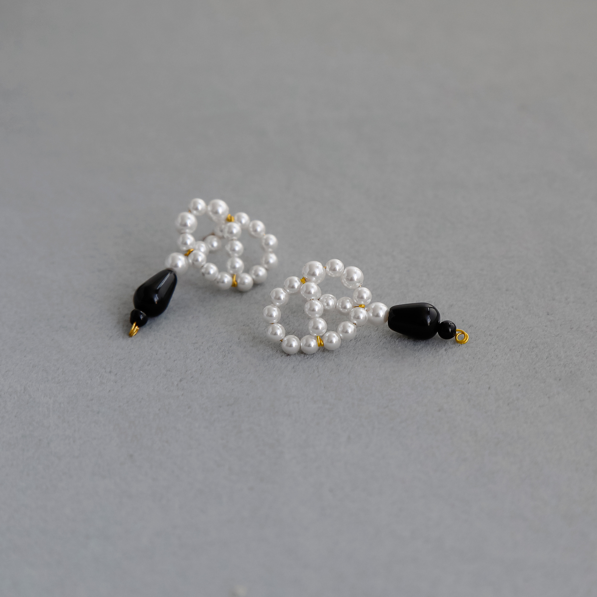 25年夏季编织珍珠耳钉 轻奢小众高级感气质仿施家珍珠黑玛瑙耳钉详情8