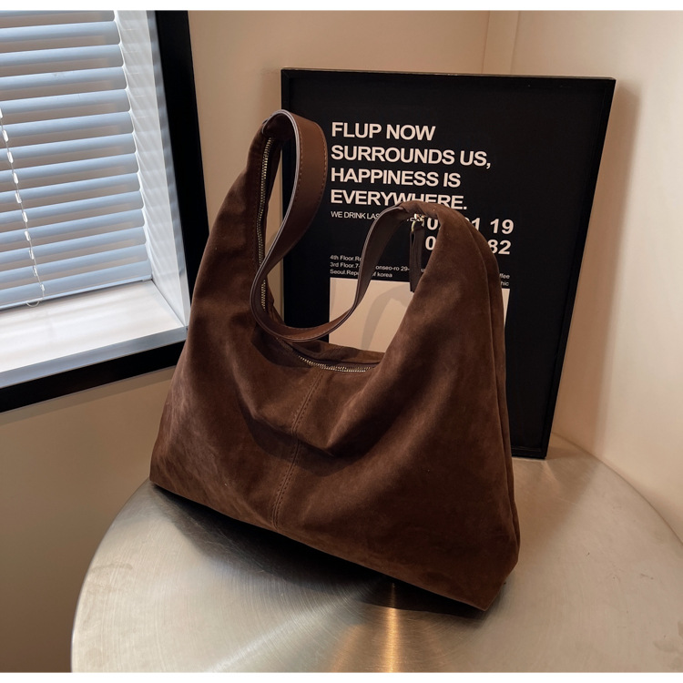 Retro matte tote bag, autumn and winter bag, commuter underarm bag, large-capacity single-shoulder tote bag, simple single-shoulder bag for women pic 16