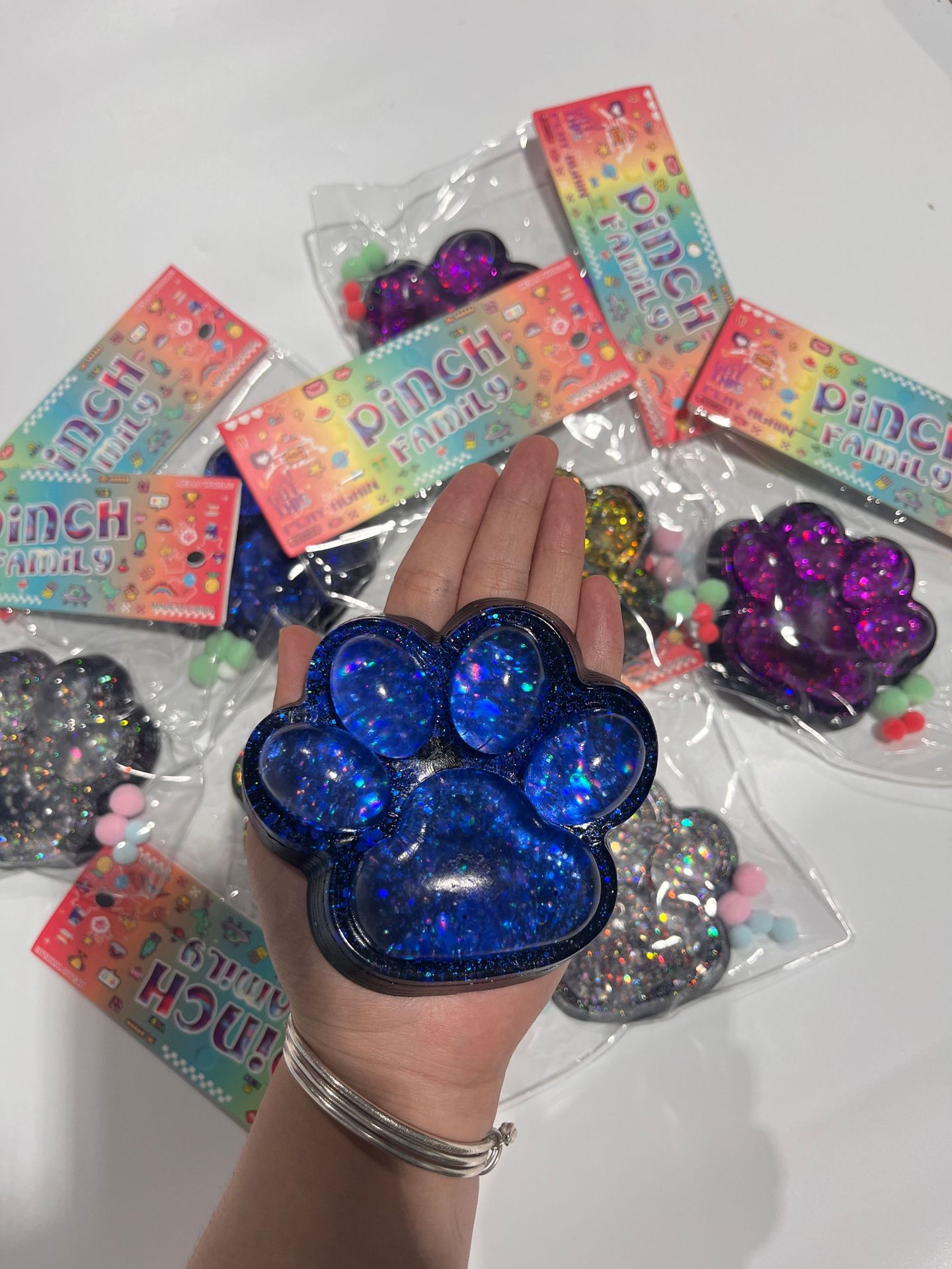 跨境创意潮玩水泥感光面大号猫爪小红书跨境热销详情5