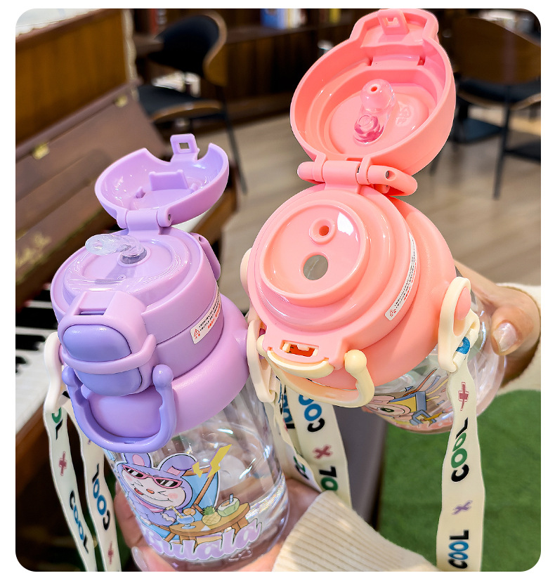 卡通布拉拉塑料杯儿童上学专用一盖双饮吸管杯夏季背带水杯小学生详情14