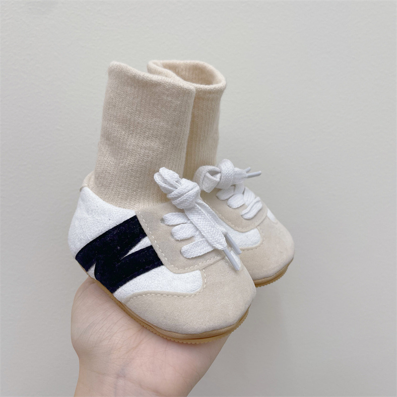 秋冬新生婴儿0-1岁男女宝宝软胶底鞋袜不掉跟保暖运动防滑学步鞋详情9