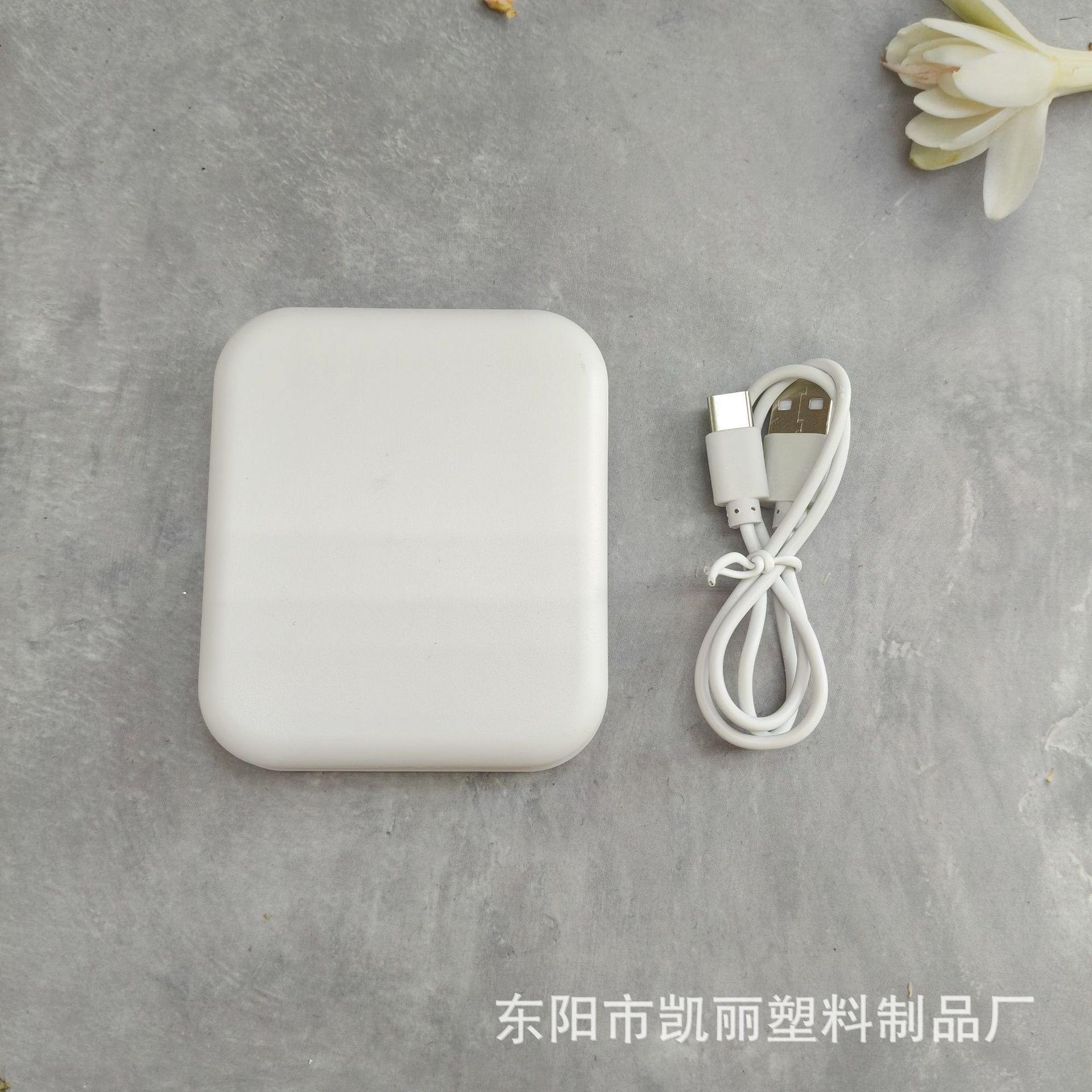 批发折叠镜便携LED随身镜塑料方形圆形塑料收纳灯镜三色灯镜子详情6