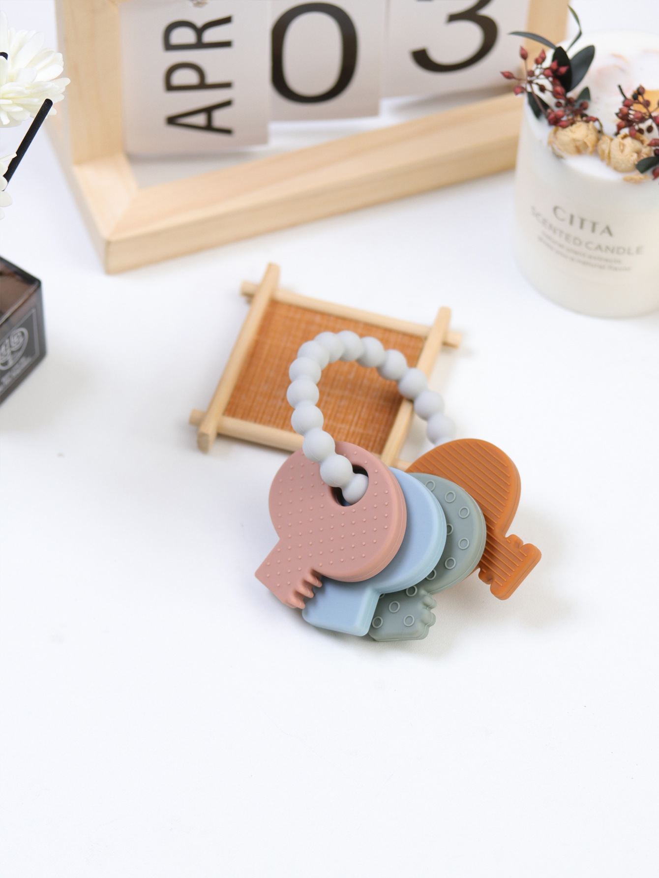 跨境新品食品级硅胶牙胶婴儿安抚磨牙器钥匙造型咬咬乐宝宝防吃手详情5