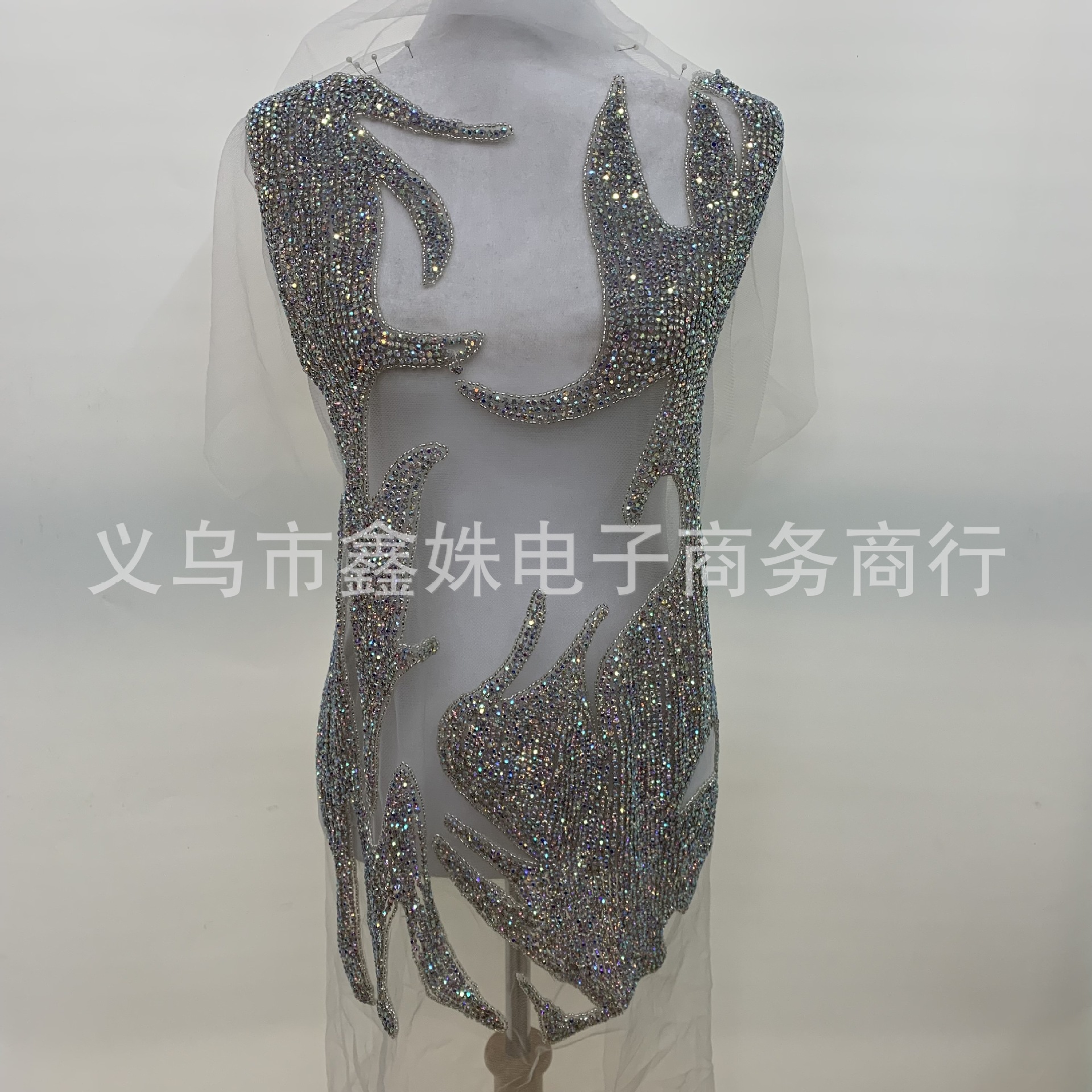 Factory wholesale deep V-neck dresses, wedding gowns, catwalk shows, hosting coming-of-age ceremonies, banquets, dance gowns, heavy stitch beaded fabric pic 8