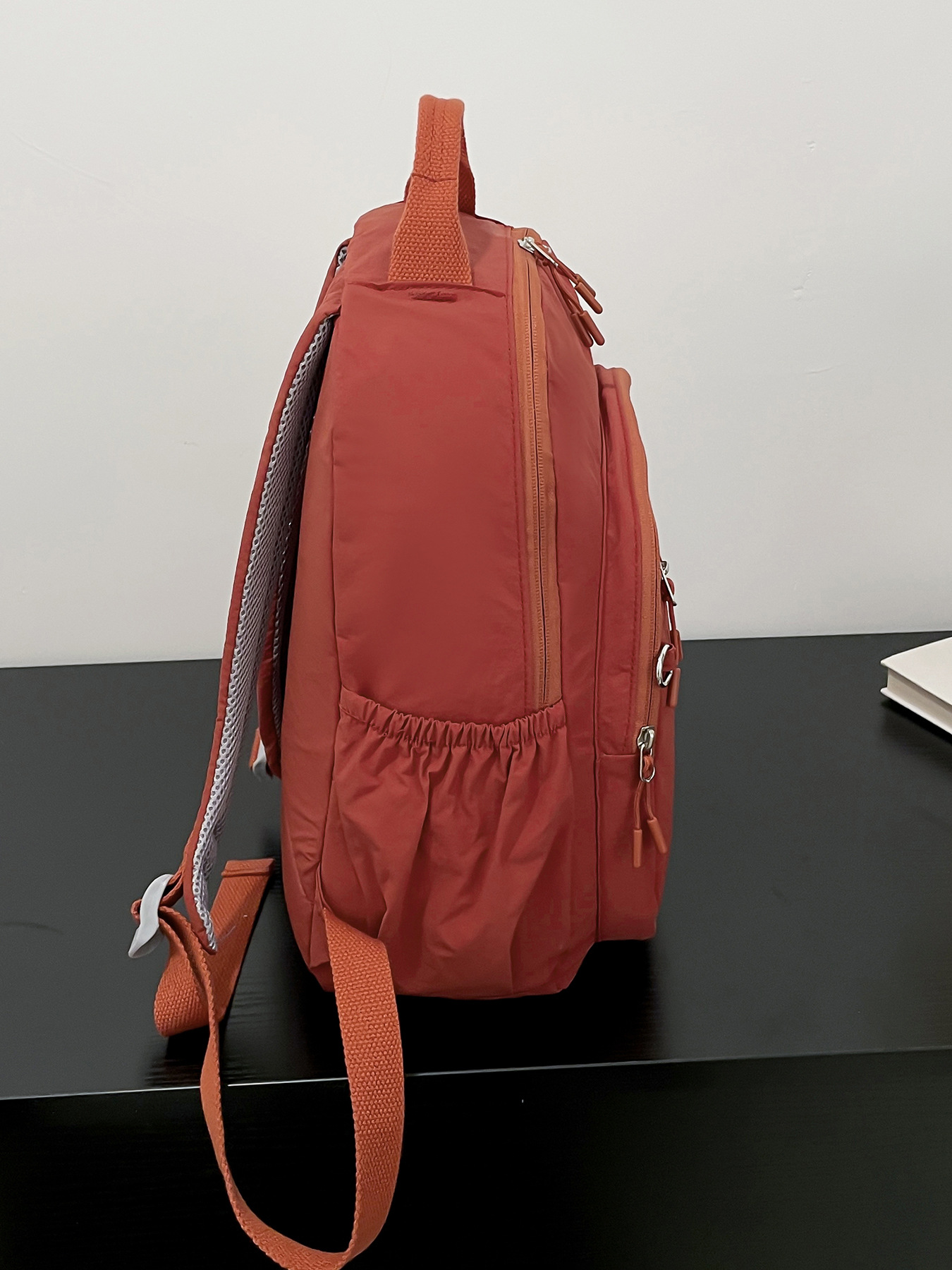 现货外贸跨境大容量轻便多隔层女士休闲百搭防泼水学生双肩包学生详情20