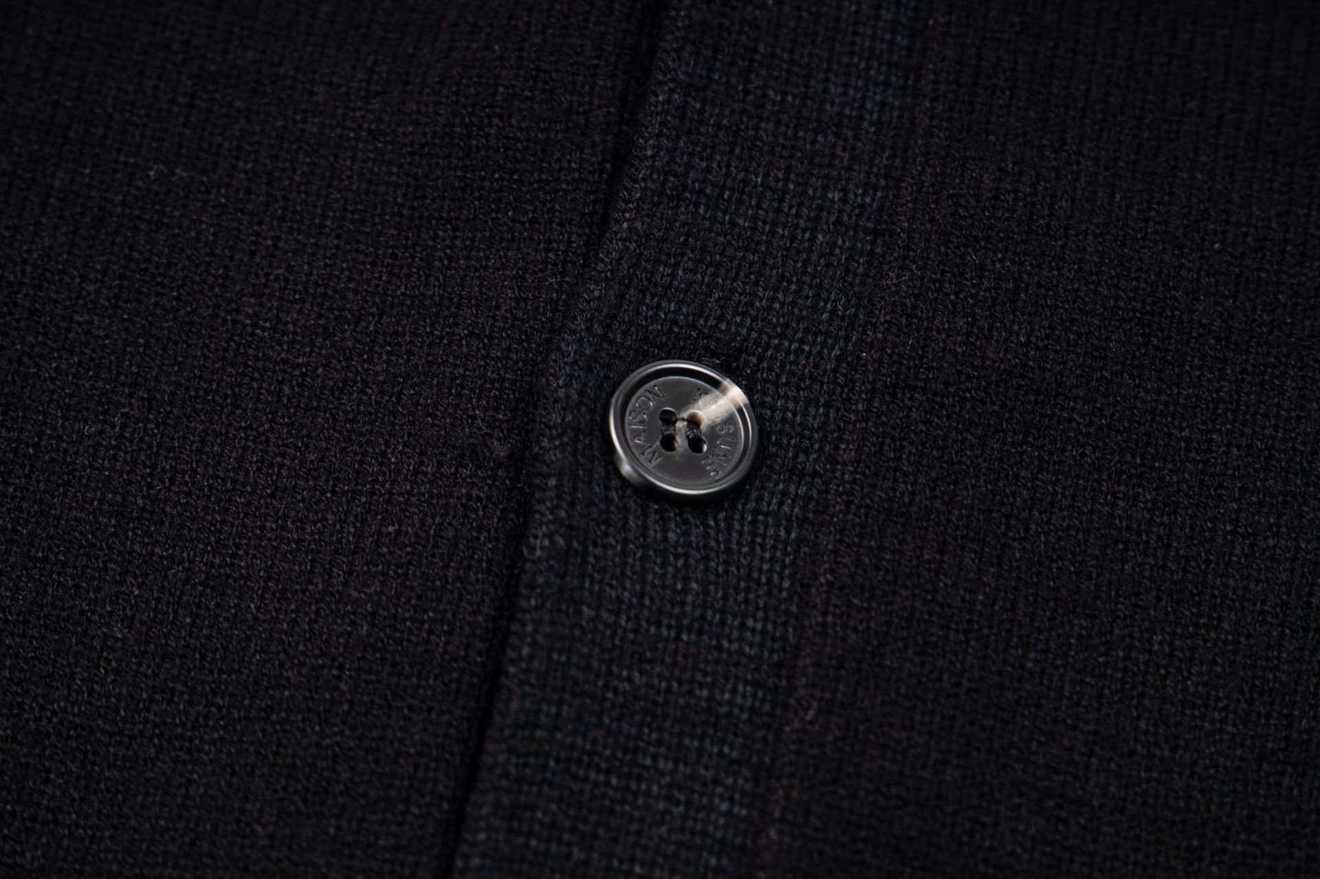 高版本restandrecreatio狐狸经典款胸前徽章刺绣条纹针织开衫毛衣详情23