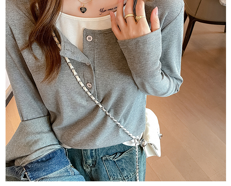 Here are two carefully selected long-sleeved T-shirts for women in the Spring and autumn of 2024, featuring a unique and stylish Korean style that can be worn as a base layer pic 22