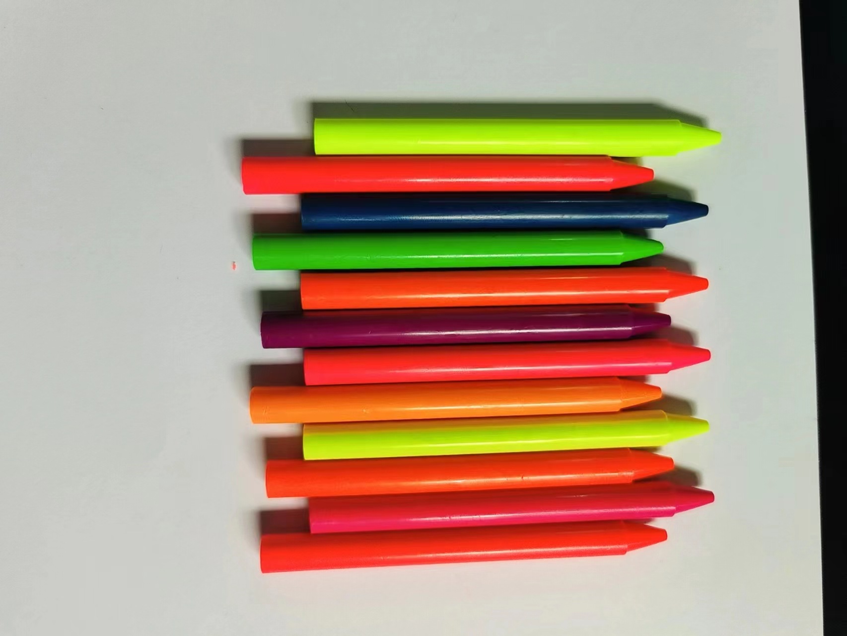 荧光蜡笔彩色儿童绘画涂鸦蜡笔厂家直销批发详情5