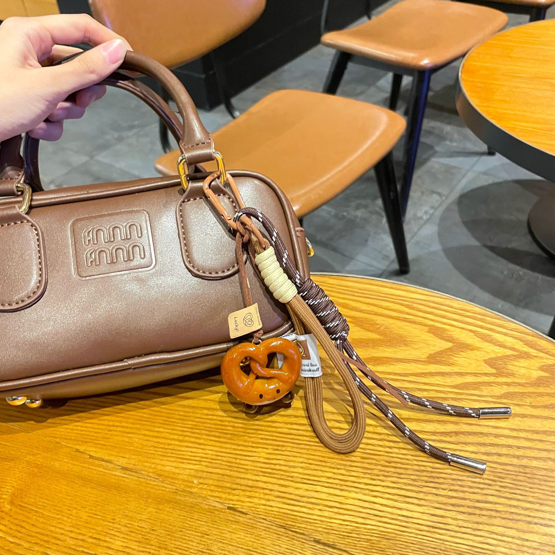 miu风碱水面包钥匙扣秋冬美拉德系可爱面包挂件学生情侣书包装饰详情8