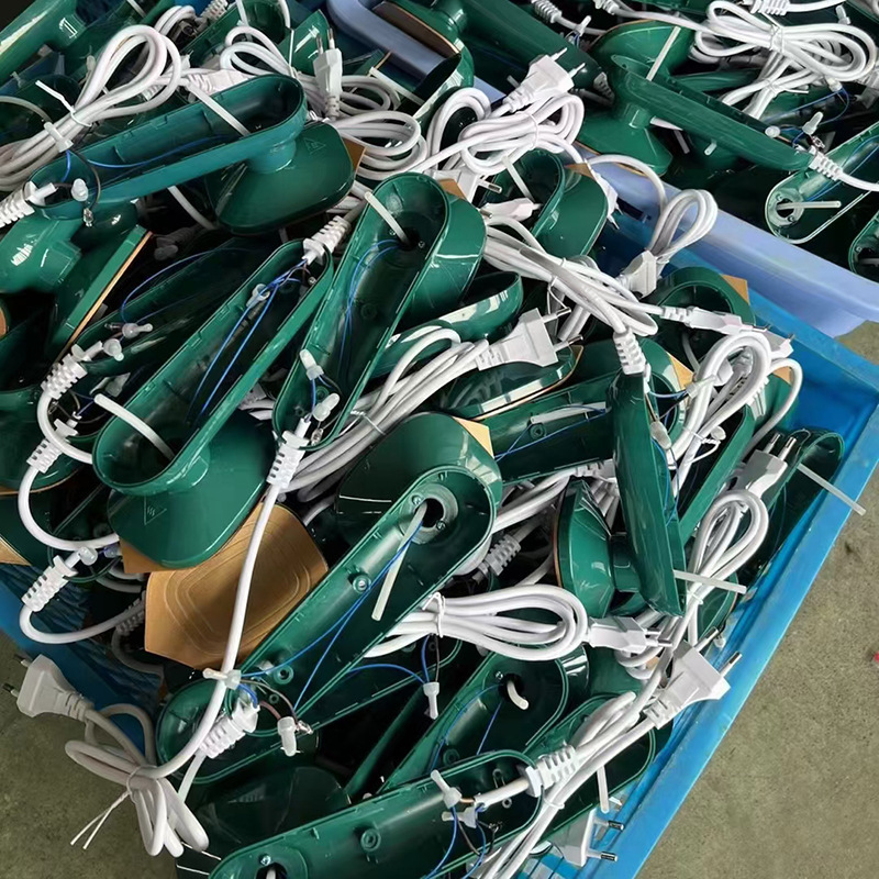 Manufacturer's cross-border handheld ironing machine, portable household small mini iron, steam iron, hanging iron pic 5