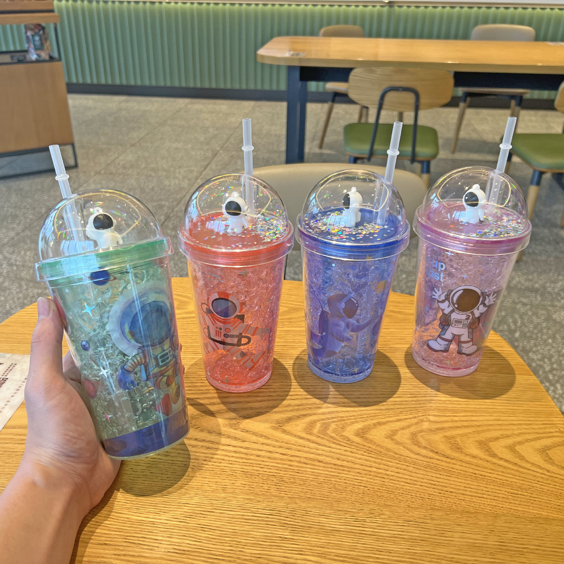 外贸新款宇航员系列水杯批发微景观卡通双层塑料吸管杯冰杯塑料杯详情6
