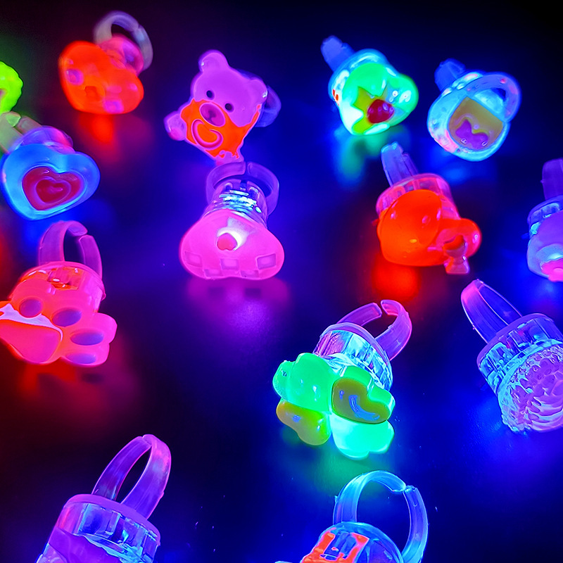 新款3D树脂情人节发光戒指儿童LED发光玩具手指灯节日小礼品批发详情7