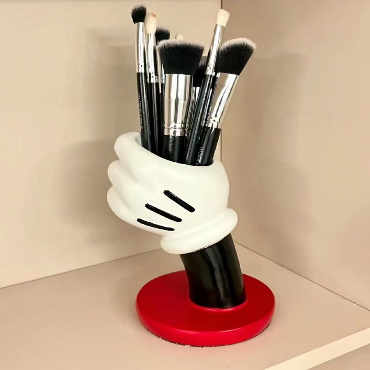 小红书同款笔筒收纳创意设计文具摆件可爱卡通文创品跨境电商热销详情6