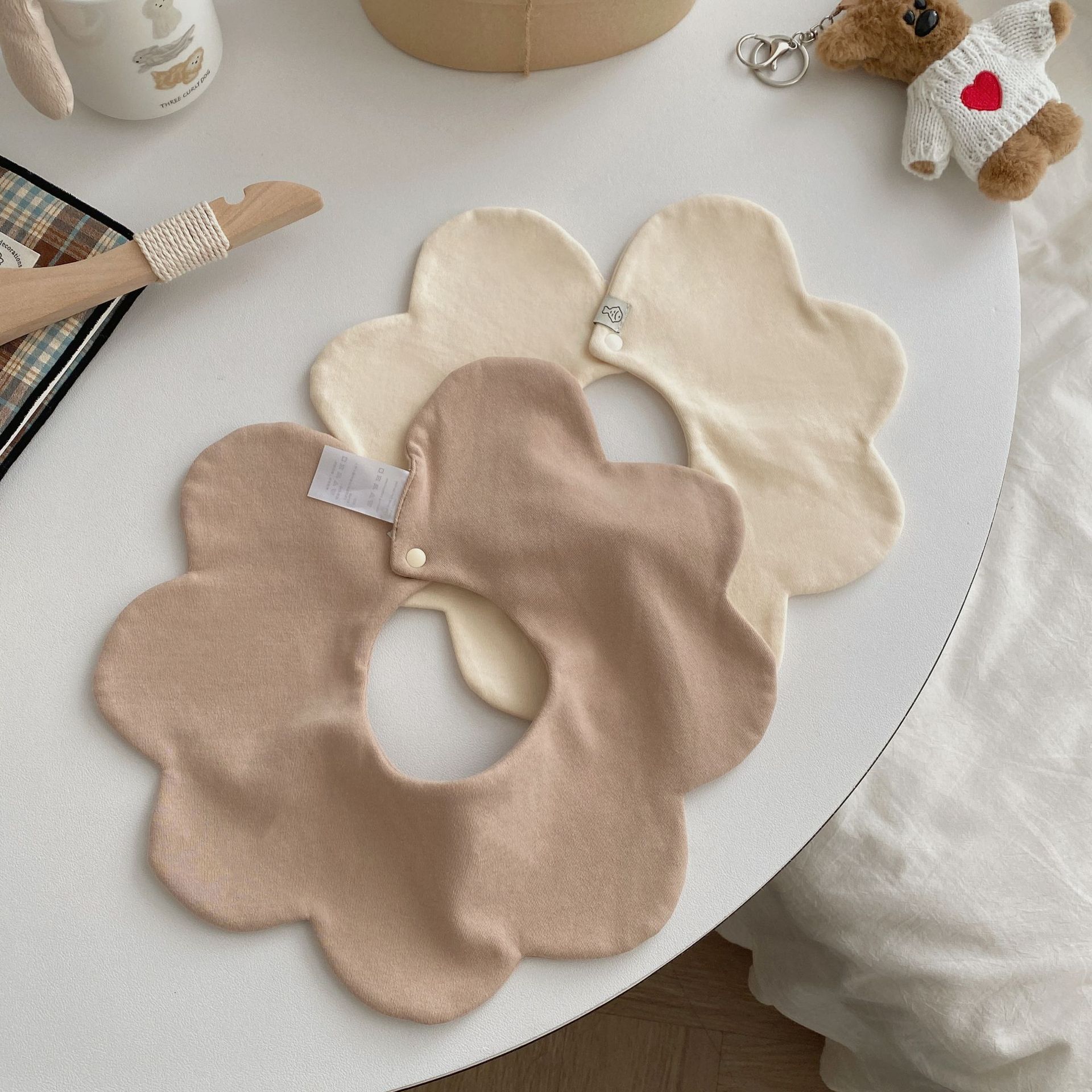 婴儿口水巾宝宝纯棉A类花瓣围兜纯色加厚双面口水巾秋冬1-3岁详情13