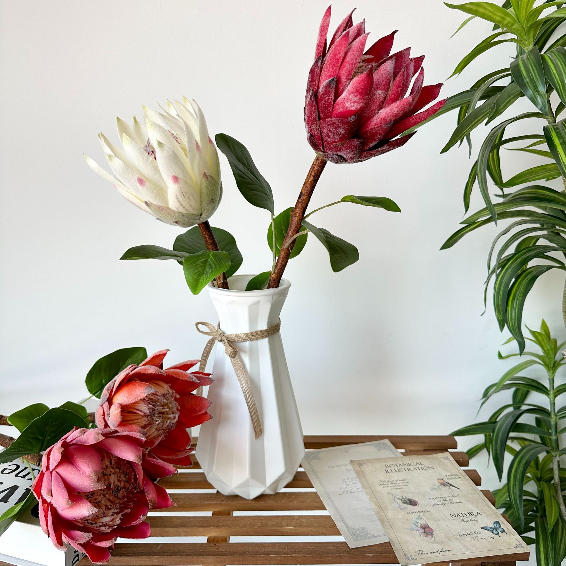Nordic retro-style home flower arrangement, artificial flowers made of imperial silk fabric and flocked material, factory wholesale pic 7