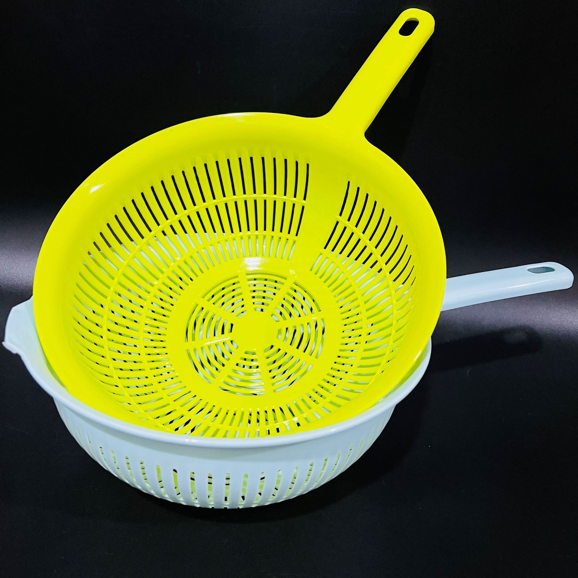 【 Zone 3-13 】 Thickened long-handled draining basket 10/ bundle 360/ piece Thickened long-handled draining basket Vegetable draining basket Handle portable kitchen draining basket 1 yuan 2 yuan wholesale pic 4