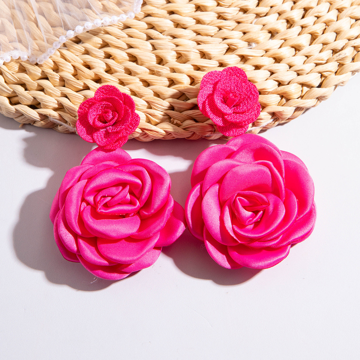 欧美跨境饰品时尚不规则立体花朵设计耳饰夸张彩色烤漆花瓣耳环详情25