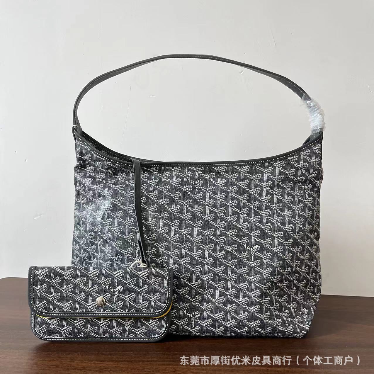 优米皮具商行  进口头层荔枝纹牛皮hobo腋下包子母包详情42