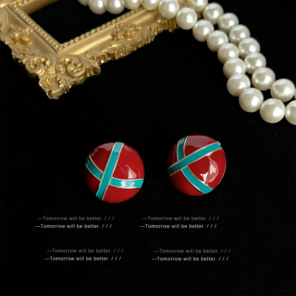 vintage high-end earrings, niche light luxury fashion, mid-style stud earrings, artistic temperament, fashionable earrings pic 15