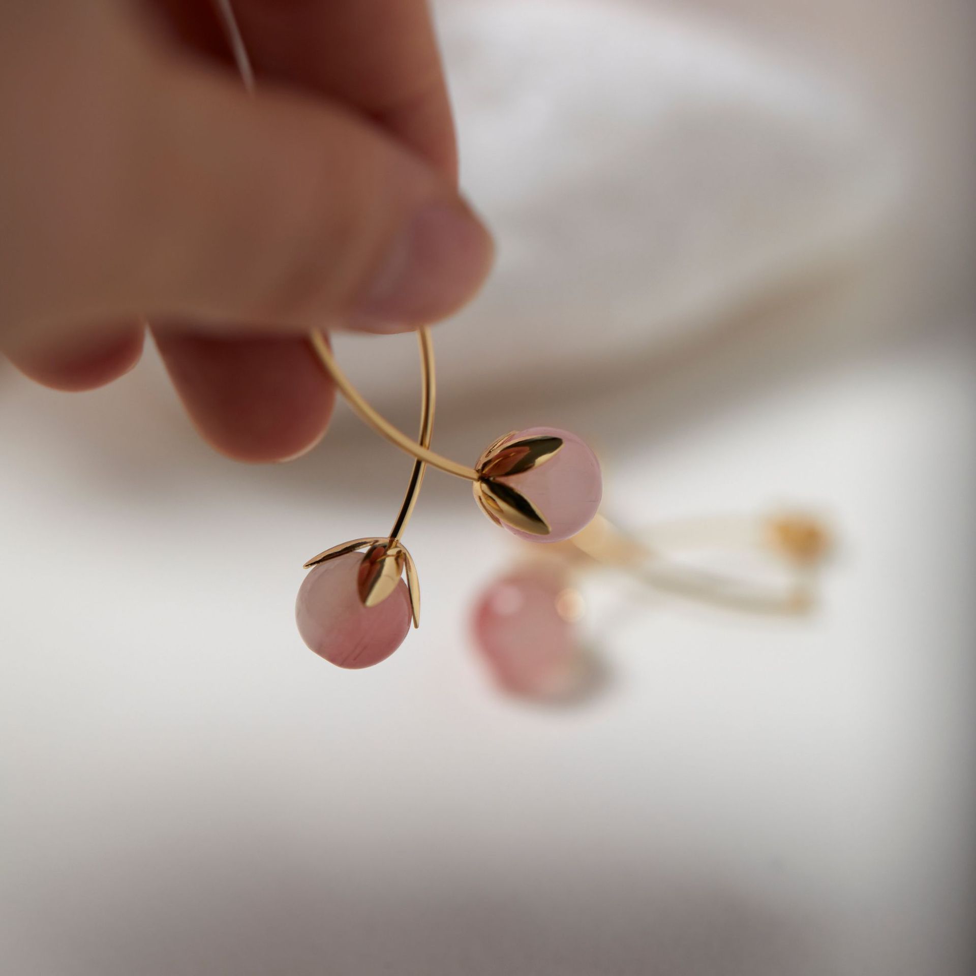 【桃夭】粉色番茄耳坠小众设计高级感耳环灵动可爱蚊香盘耳夹详情5