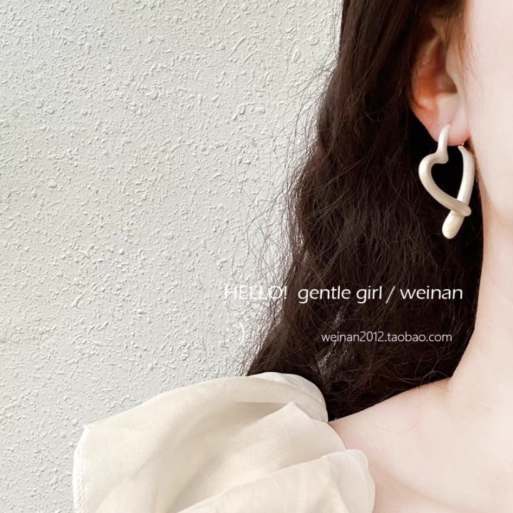 s925 Silver needle design, heart-shaped flower tassel stud earrings, high-end pearl earrings and elegant earrings for women in 2024 pic 14