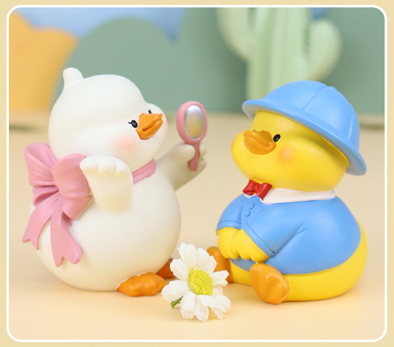 momo鸭盲盒公仔创意潮玩网红可爱卡通小鸭树脂桌面小摆件生日礼物详情8