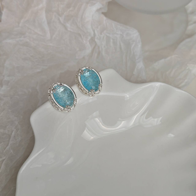 Niche ins minimalist colored drip glaze dopamine earrings, gentle and creamy C-shaped blue large circle ear rings for round faces pic 91