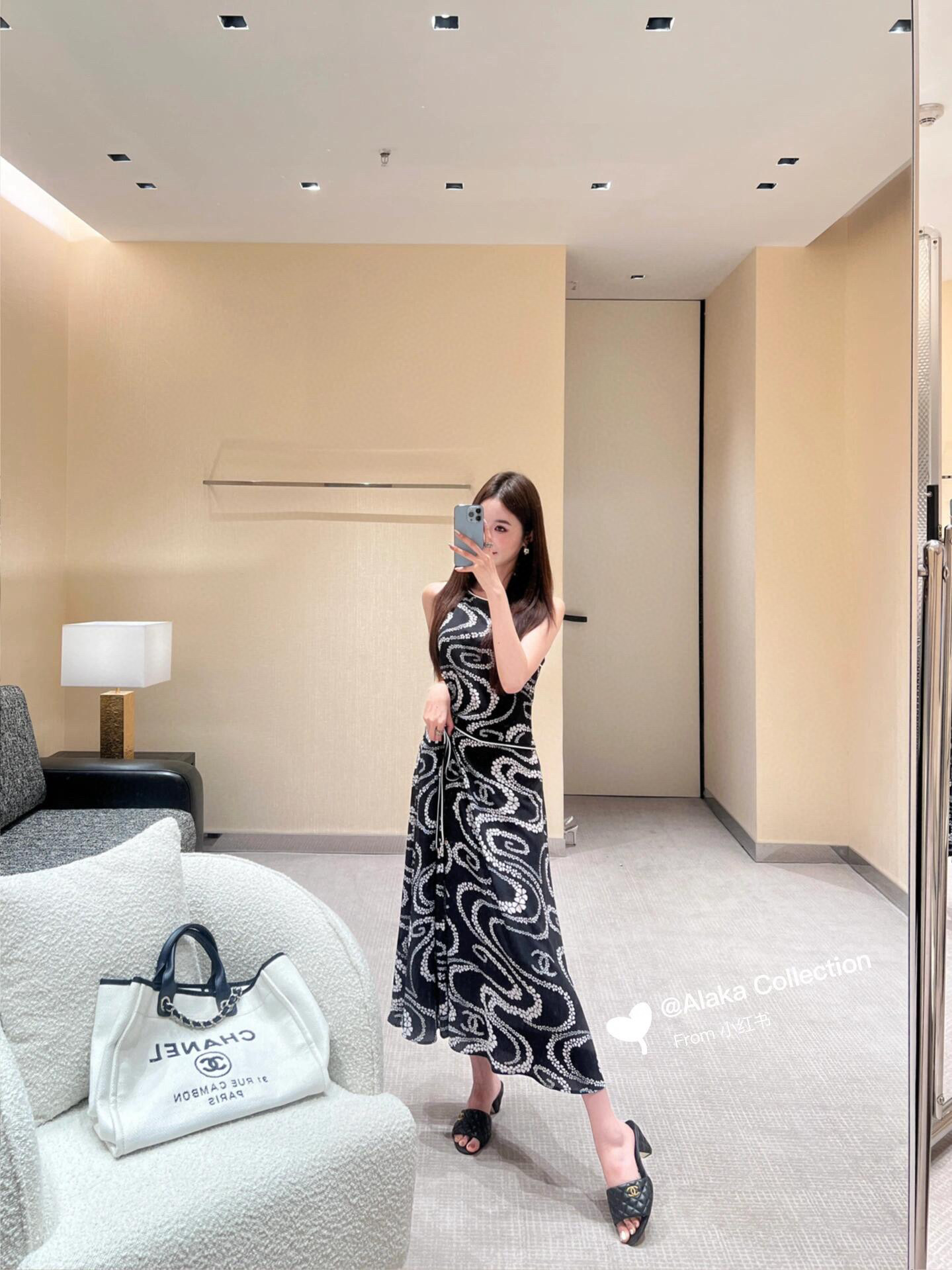 高品质~2025年夏季新款CH南油韩版小众设计挂脖短款背心气质长裙详情12