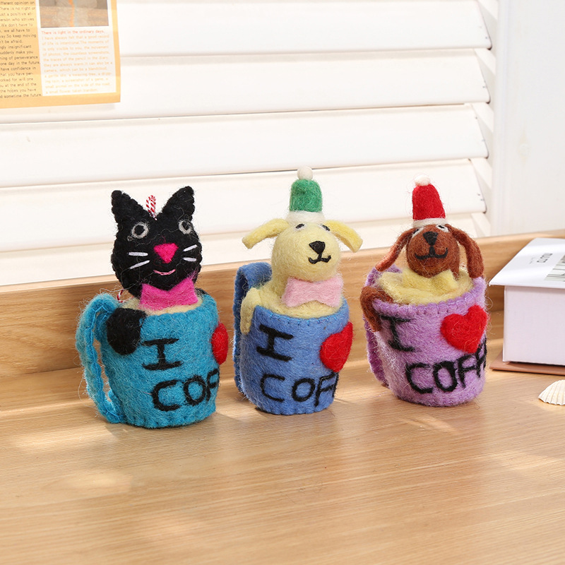 手工羊毛毡挂件咖啡杯动物玩偶挂饰创意包包挂饰可爱挂件厂家批发详情2