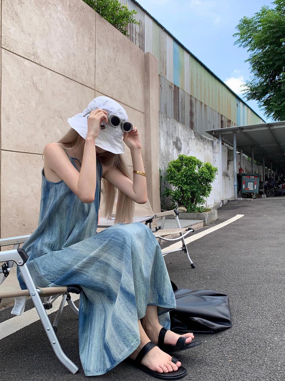 高级感小众设计扎染气质吊带连衣裙女夏宽松慵懒风海边度假长裙子详情8